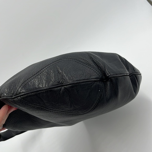 Authentic Gucci Black Leather Shoulder bag / Hobo - Picture 11 of 17